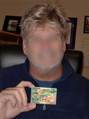 老外手持护照模板/老外手持身份证模板/老外手持白纸模板